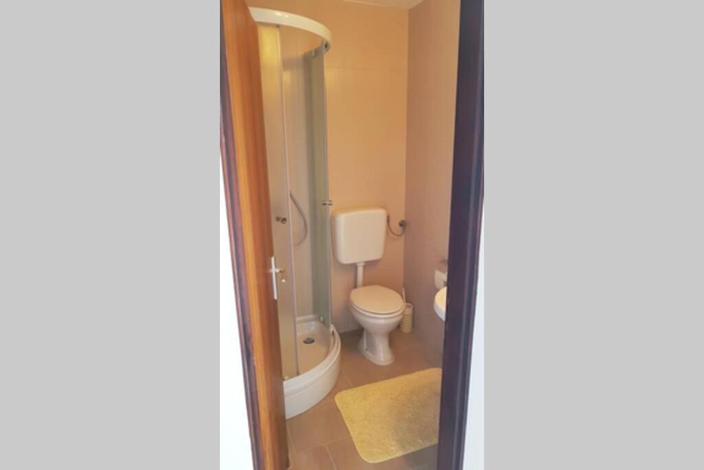 Apartment Vesna For 2, Free Parking And Wi-Fi Pula Luaran gambar